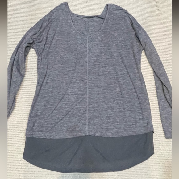 Danskin Ladies Small longsleeve top, blue/grey with sheer extension bottom. - Picture 4 of 13